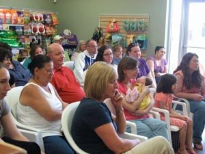 audience listening to joel